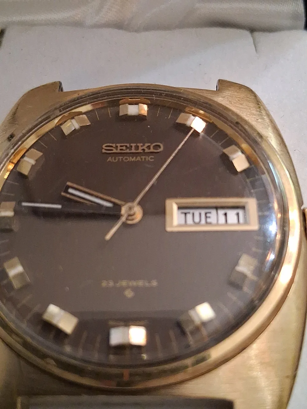 Seiko Gold-Tone Watch with Gold Dial and Day-Date 23 JEWELS Automatic